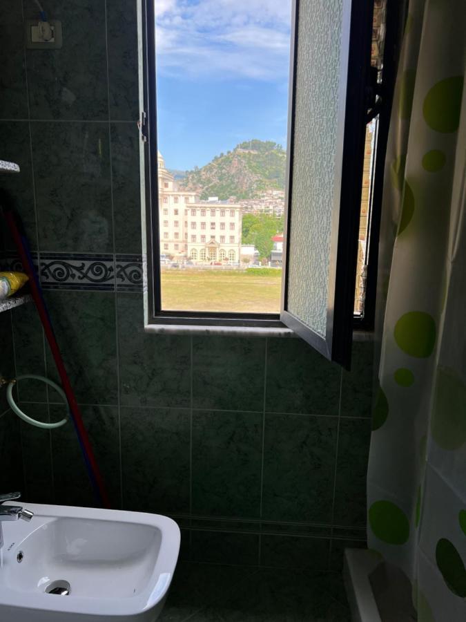 Entire Apartment Castle View Берат Екстериор снимка