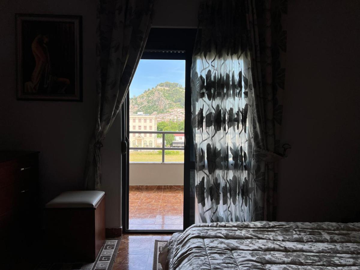 Entire Apartment Castle View Берат Екстериор снимка